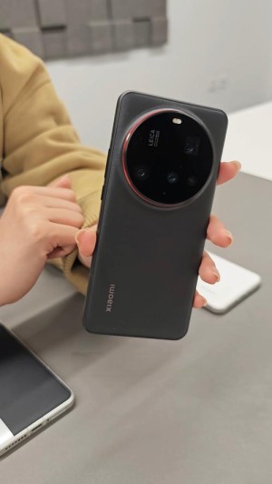 小米15 Ultra限定色发布：小米最强影像旗舰 6999元
