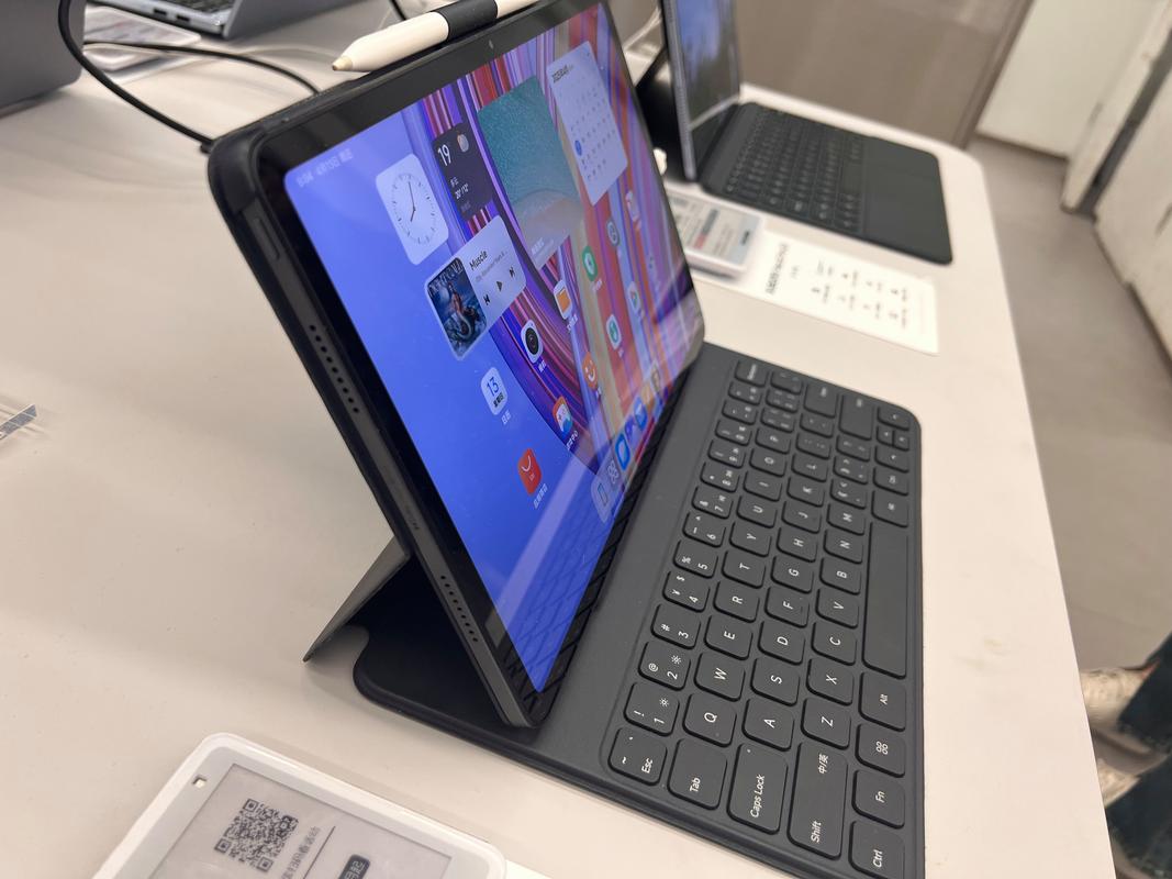 天玑9400+游戏神器！REDMI K Pad采用芯片中置架构：高负载不烫手
